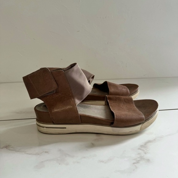 Eileen Fisher Women’s Spree Sport Quartz Leather Ankle Strap Sandals - Picture 3 of 6